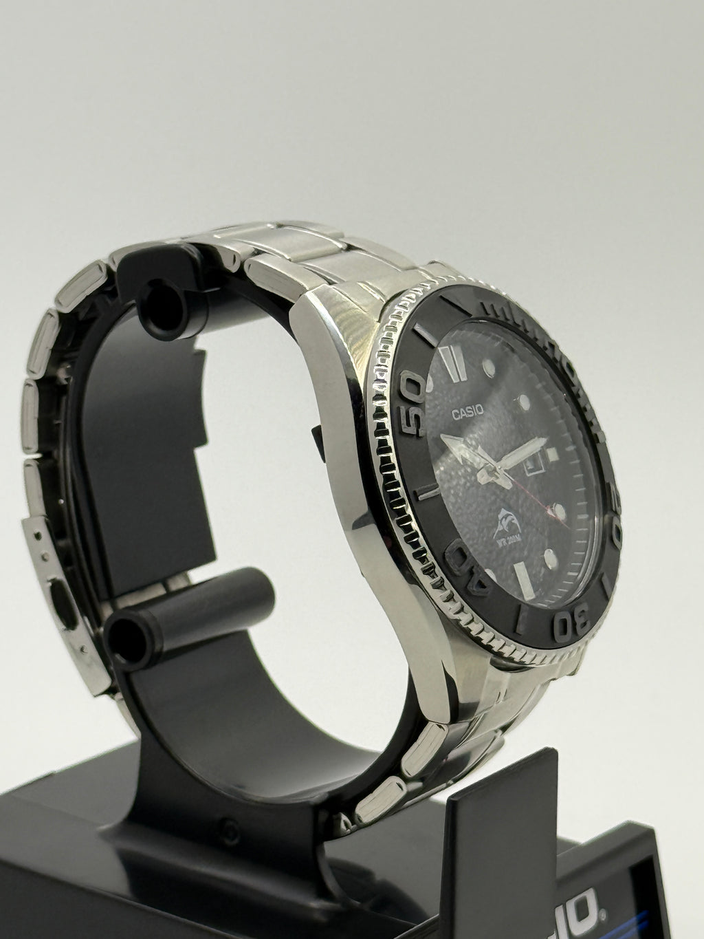 Casio Duro Master Steel – Double Dome Sapphire, 3D Matte Ceramic Bezel, Steel Bracelet