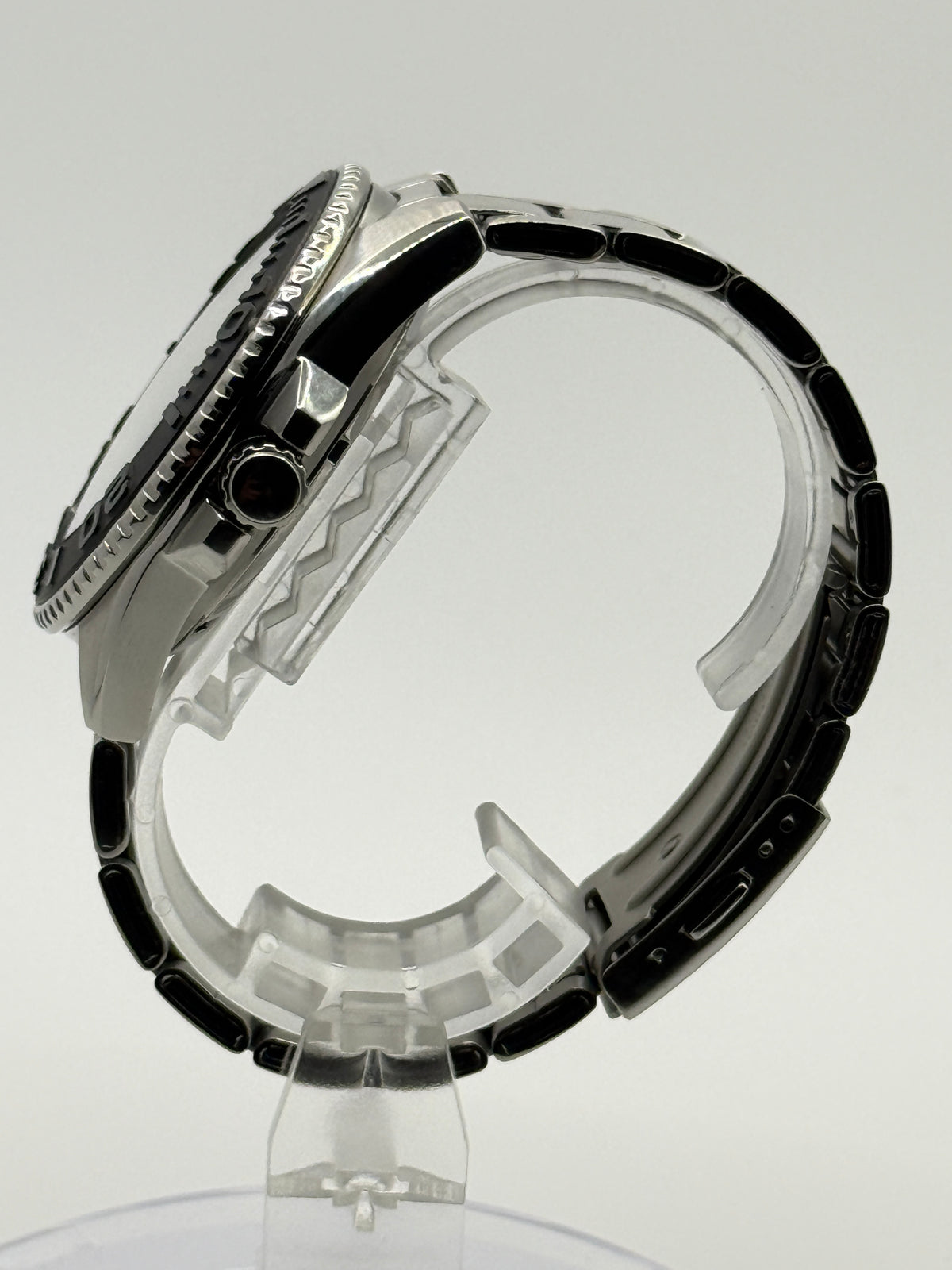 Casio Duro Master Steel – Double Dome Sapphire, 3D Matte Ceramic Bezel, Steel Bracelet