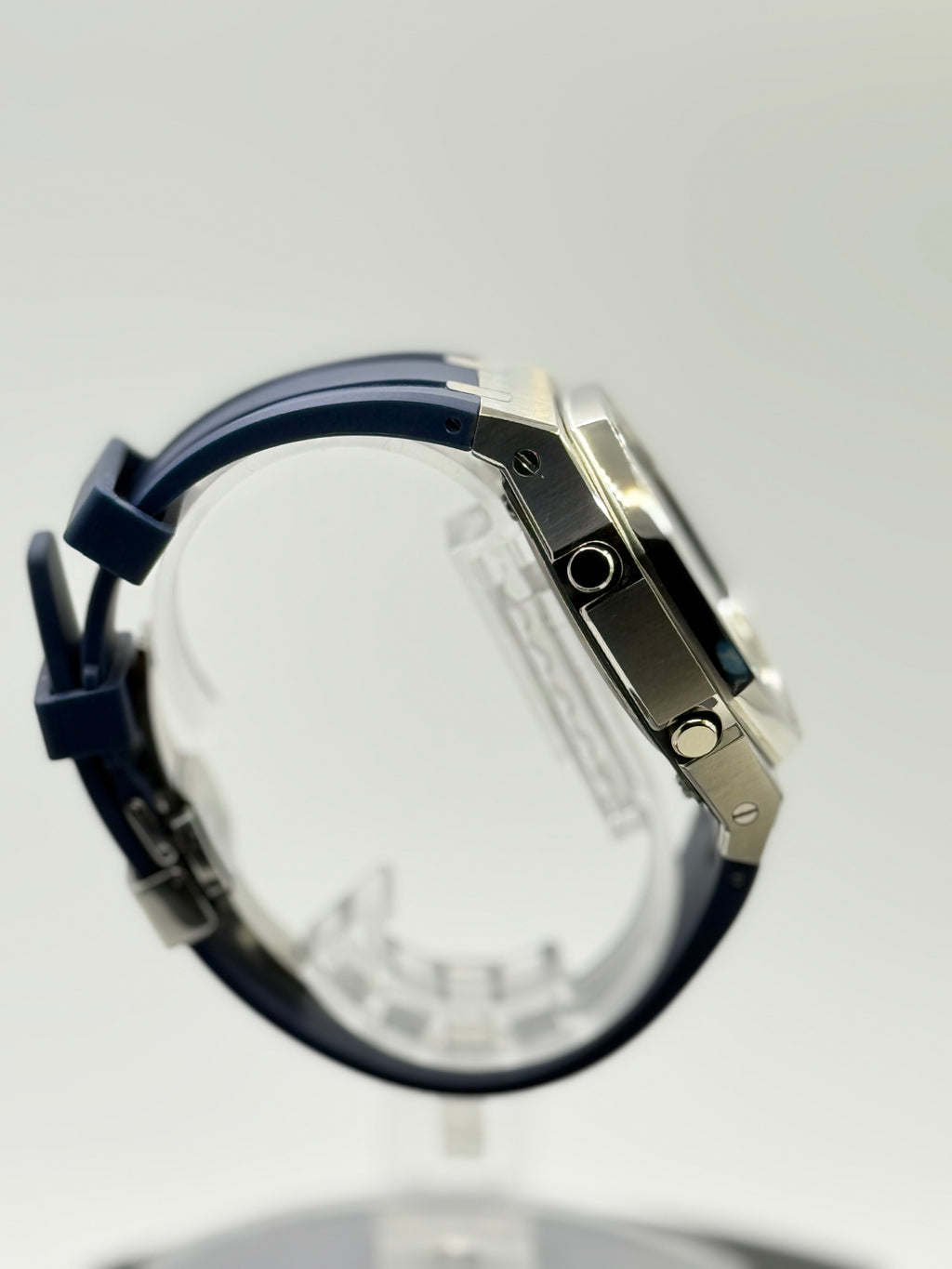 CasiOak G-Shock GA-2100 Custom Mod – Metal Case & Blue FKM Strap