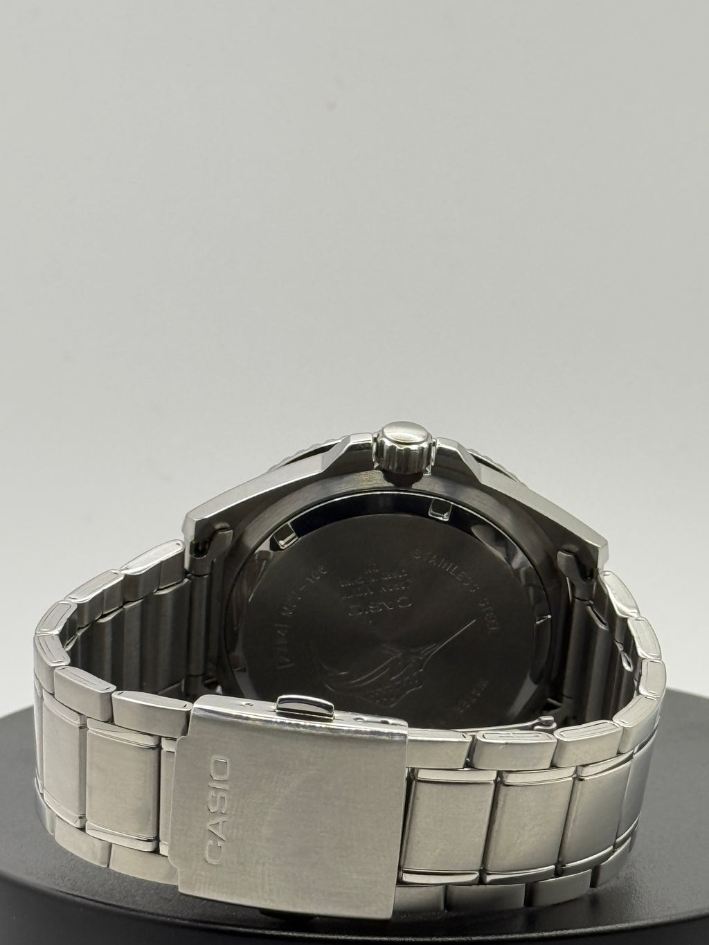 Casio Duro Master Steel – Double Dome Sapphire, 3D Matte Ceramic Bezel, Steel Bracelet