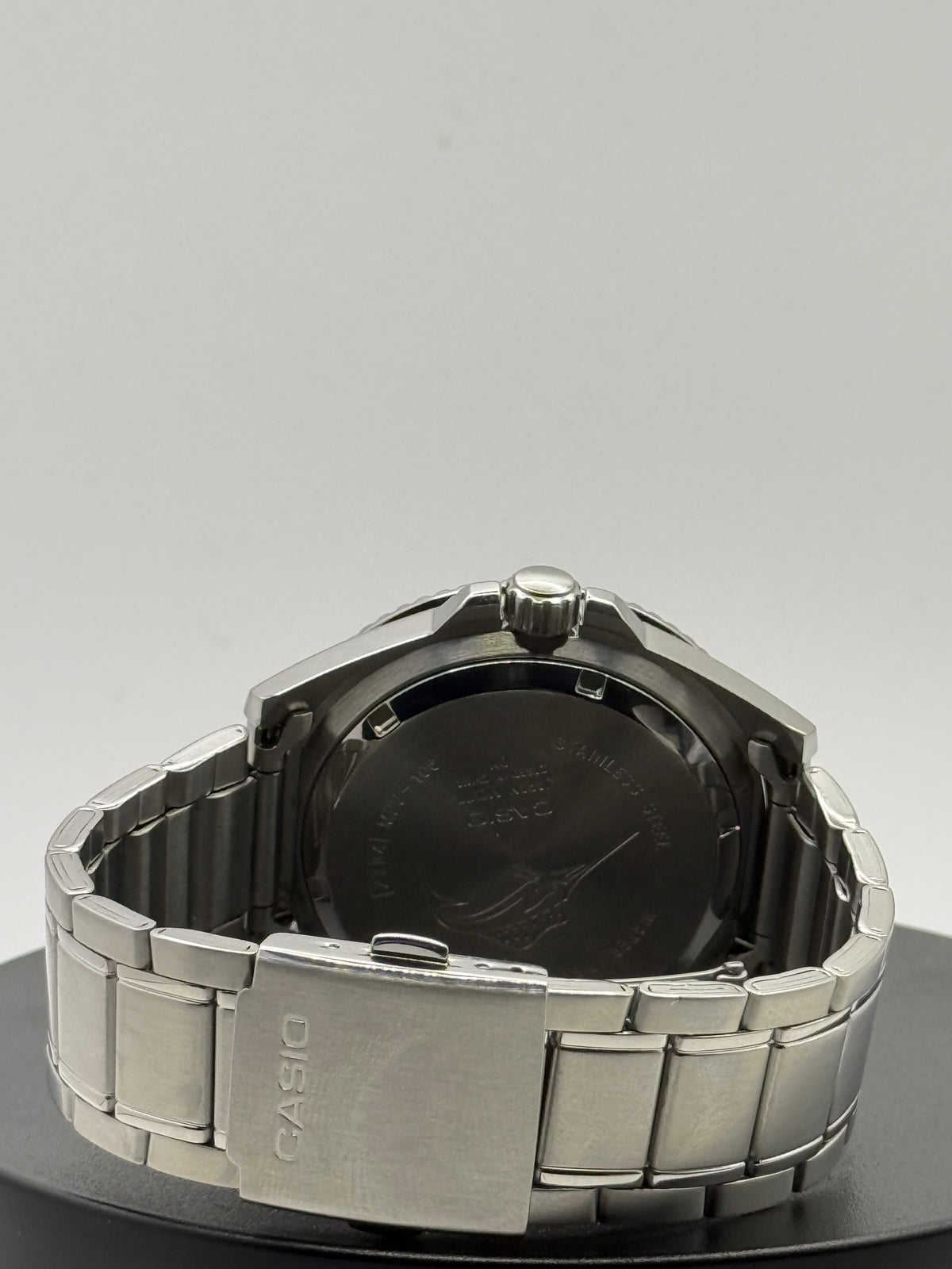 Casio Duro Master Steel – Double Dome Sapphire, 3D Matte Ceramic Bezel, Steel Bracelet